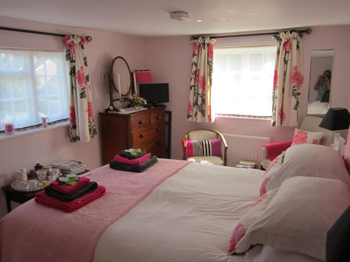 Vine Cottage ファーナム エクステリア 写真